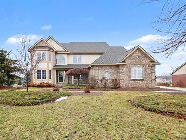 2325 Cristina Anne Court, Hartland Twp, MI 48855