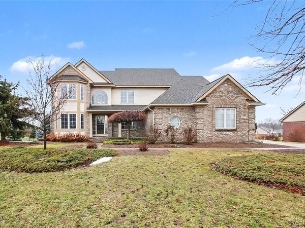 2325 Cristina Anne Court, Hartland Twp, MI 48855
