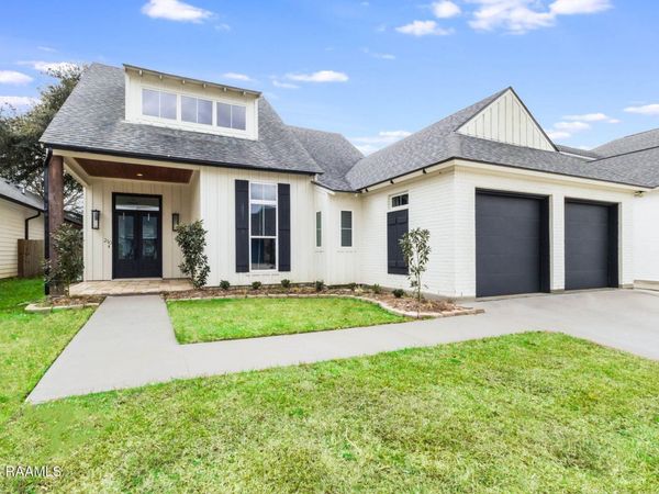 210 Treescape Drive, Lafayette, LA 70508