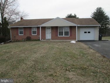 530 GILBERTSVILLE ROAD, GILBERTSVILLE, PA 19525
