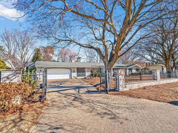 2901 Grandview Boulevard, Madison, WI 53713