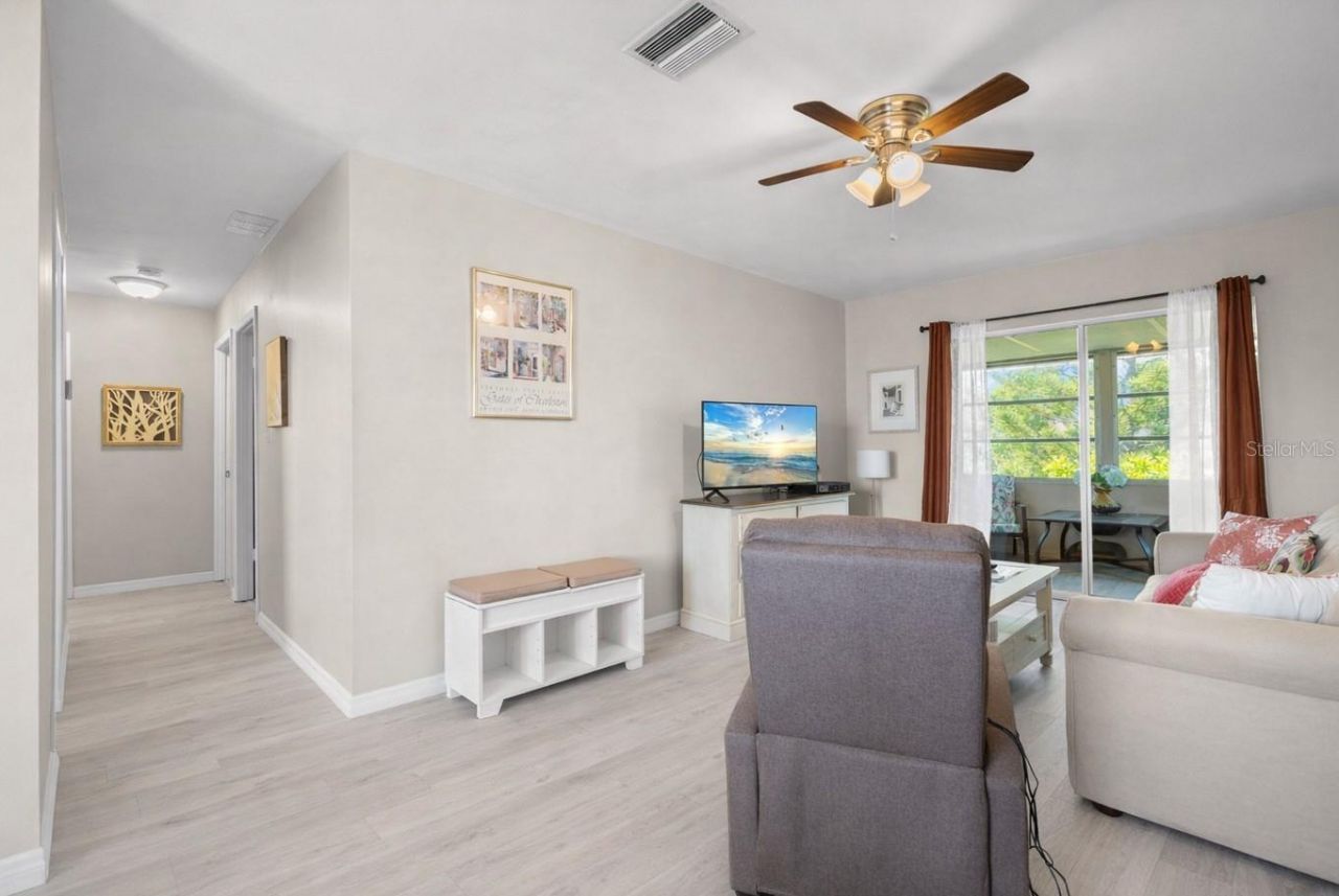 2039 Canal Dr, Unit N33, Bradenton, FL 34207 Photo