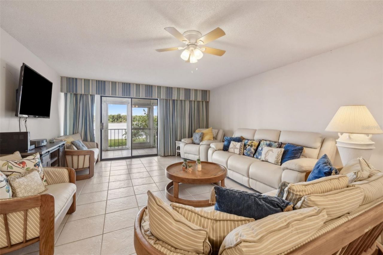 125 River Bend Place , Unit D, Welaka, FL 32193 Photo