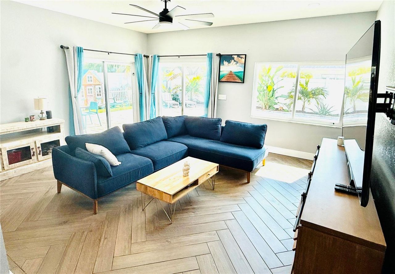 8280 32nd Avenue N, Saint Petersburg, FL 33710 Photo