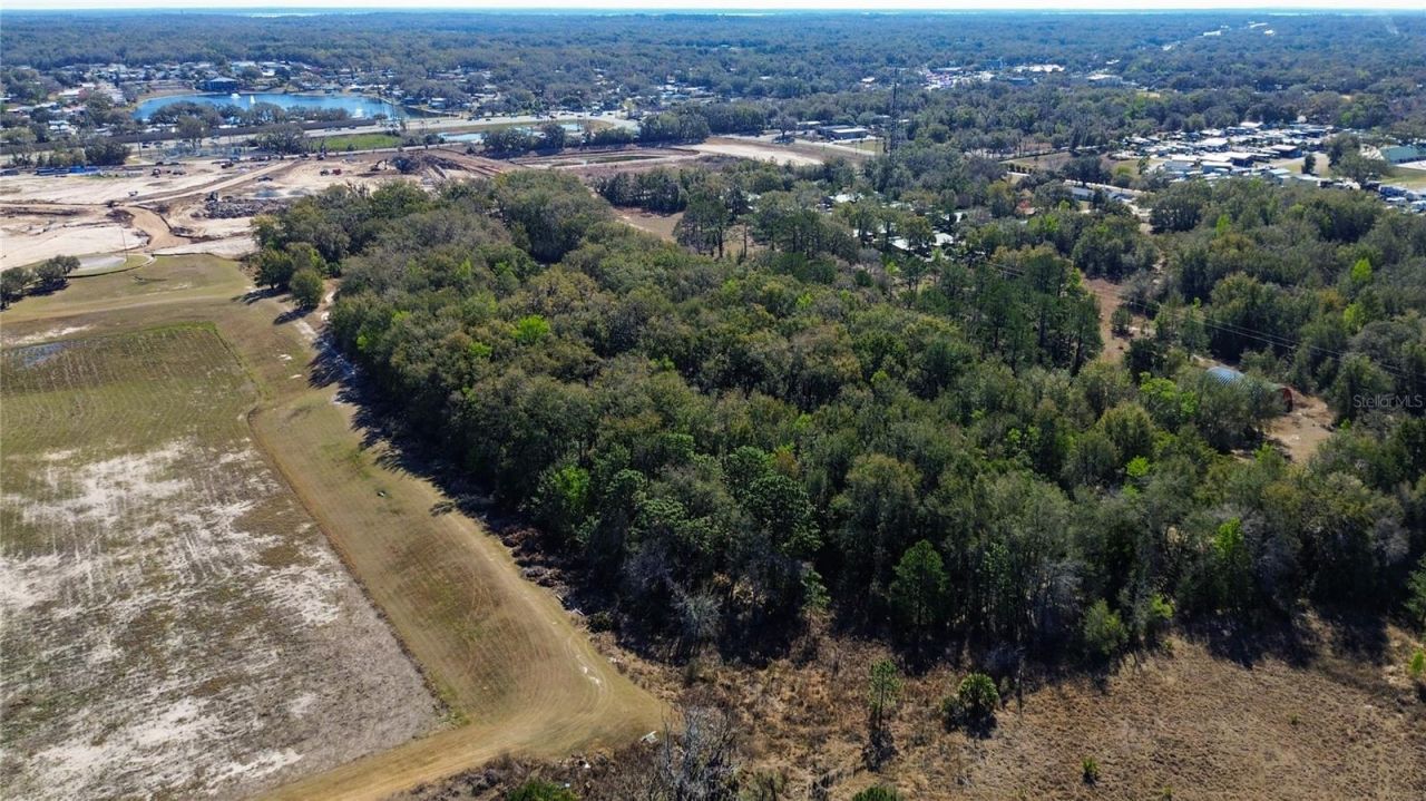 39725 Clay Avenue N, Lady Lake, FL 32159 Photo