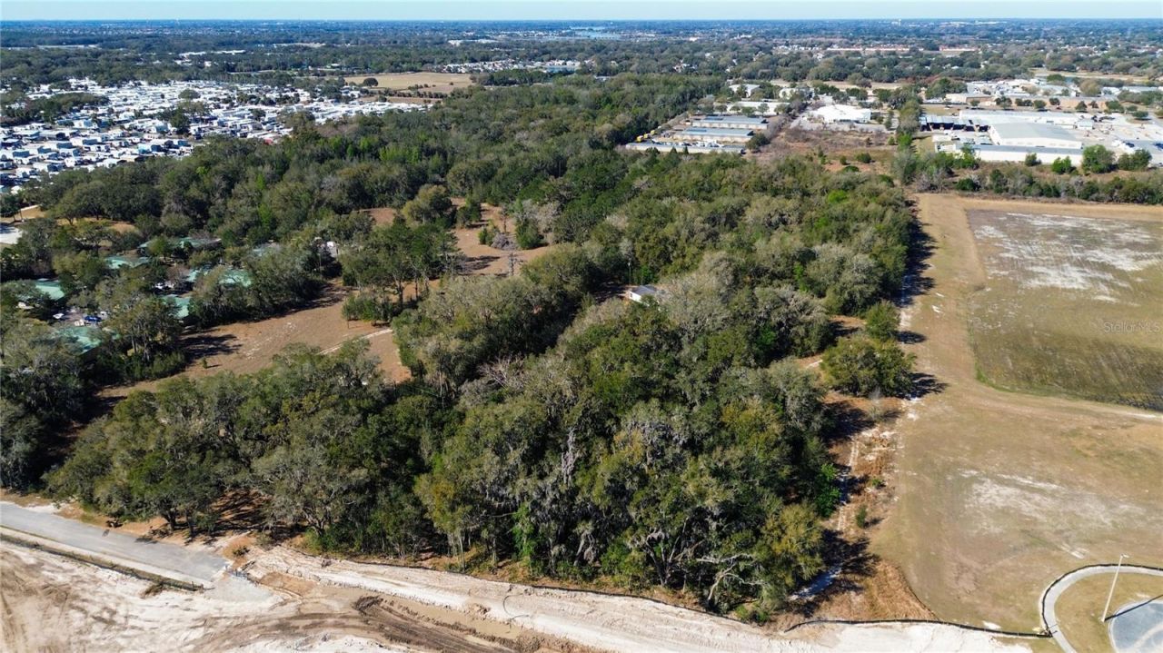 39725 Clay Avenue N, Lady Lake, FL 32159 Photo