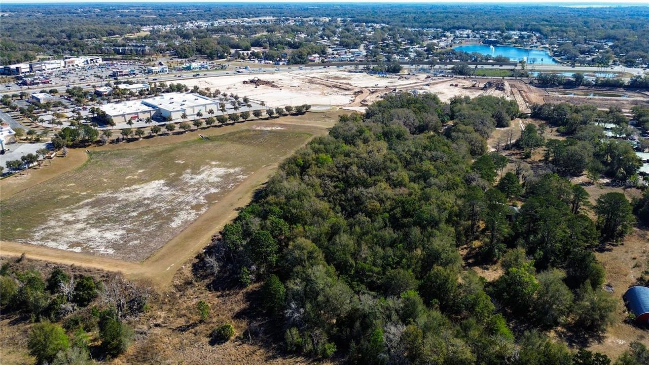 39725 Clay Avenue N, Lady Lake, FL 32159 Photo