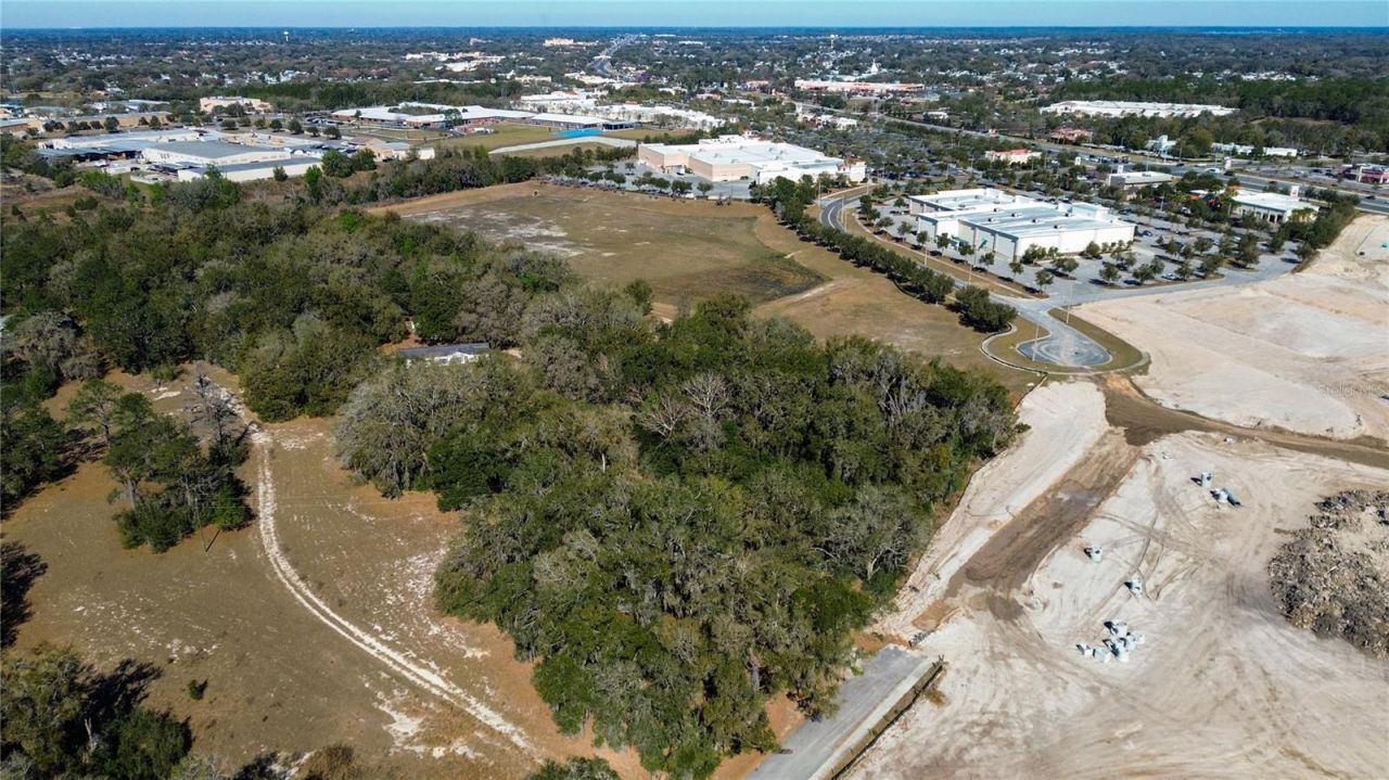 39725 Clay Avenue N, Lady Lake, FL 32159 Photo