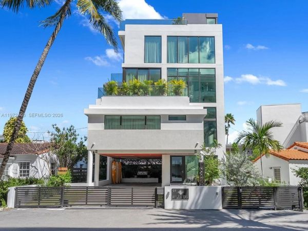 11 Century Ln , Miami Beach, FL 33139