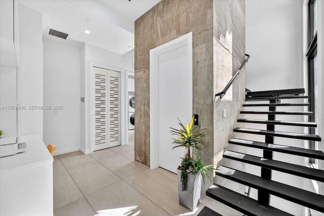 11 Century Ln , Miami Beach, FL 33139 Photo