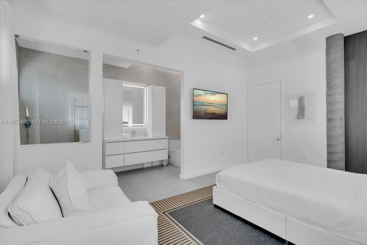 11 Century Ln , Miami Beach, FL 33139 Photo