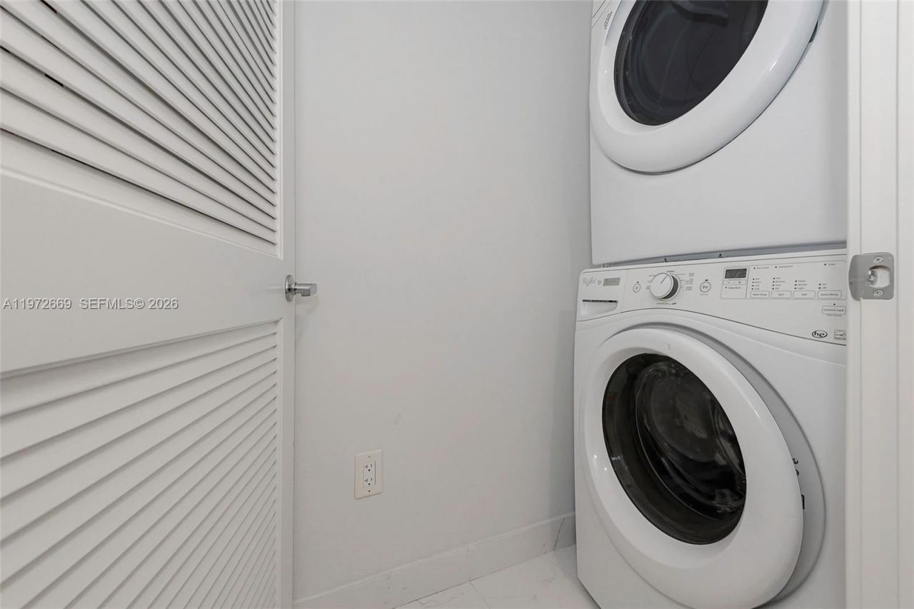 400 Sunny Isles Blvd, Unit 1222 SE CO, Sunny Isles Beach, FL 33160 Photo