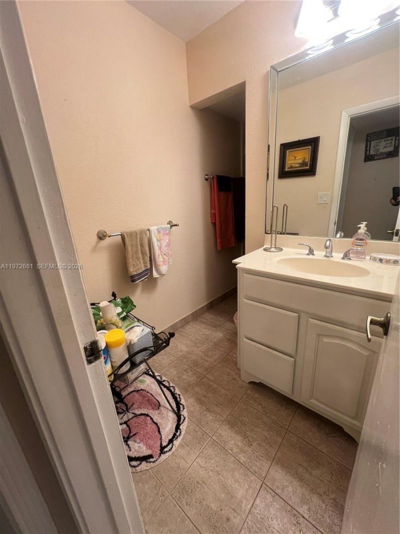 5724 S Bayberry Ln , Tamarac, FL 33319 Photo