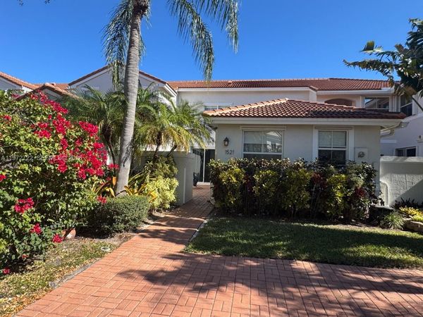 1521 Seagrape Way , Hollywood, FL 33019