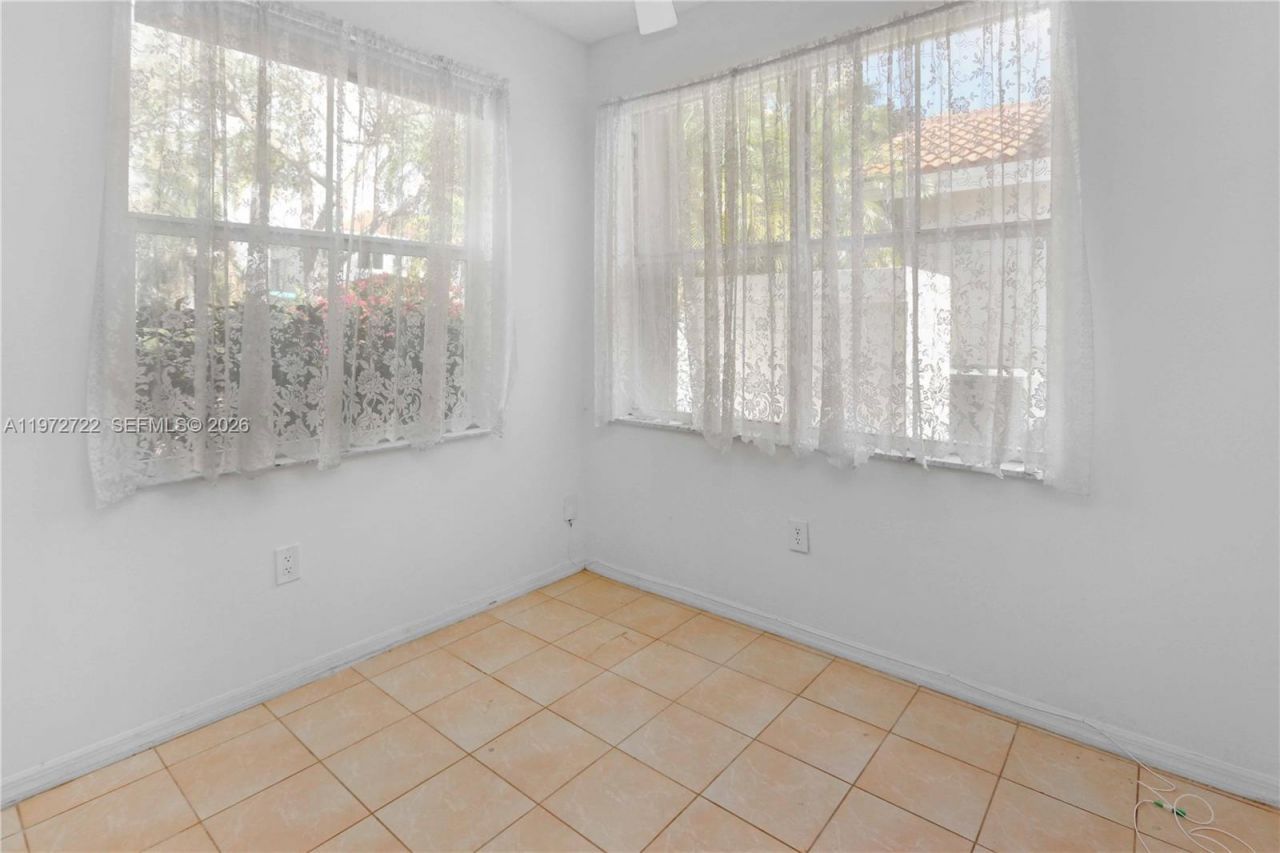 1521 Seagrape Way , Hollywood, FL 33019 Photo