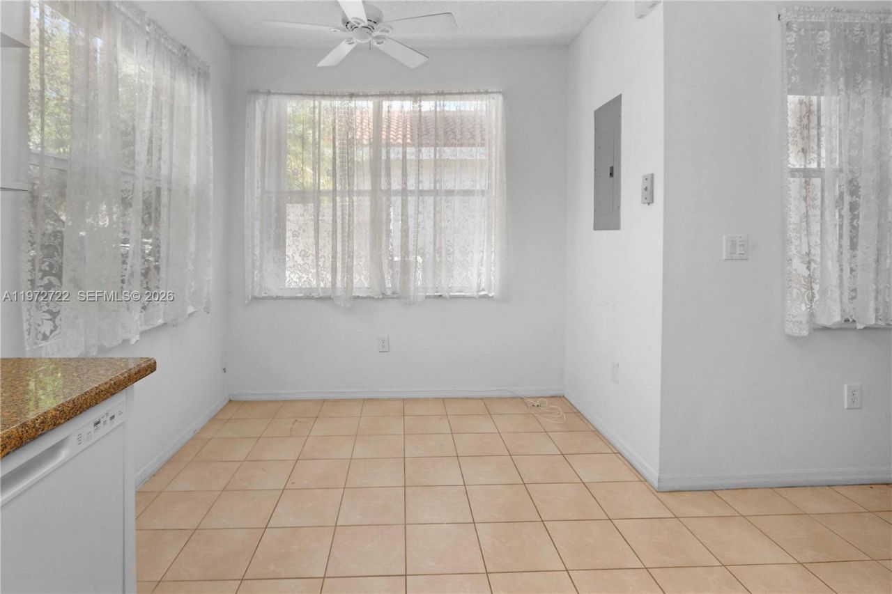 1521 Seagrape Way , Hollywood, FL 33019 Photo