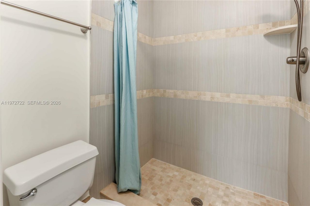 1521 Seagrape Way , Hollywood, FL 33019 Photo