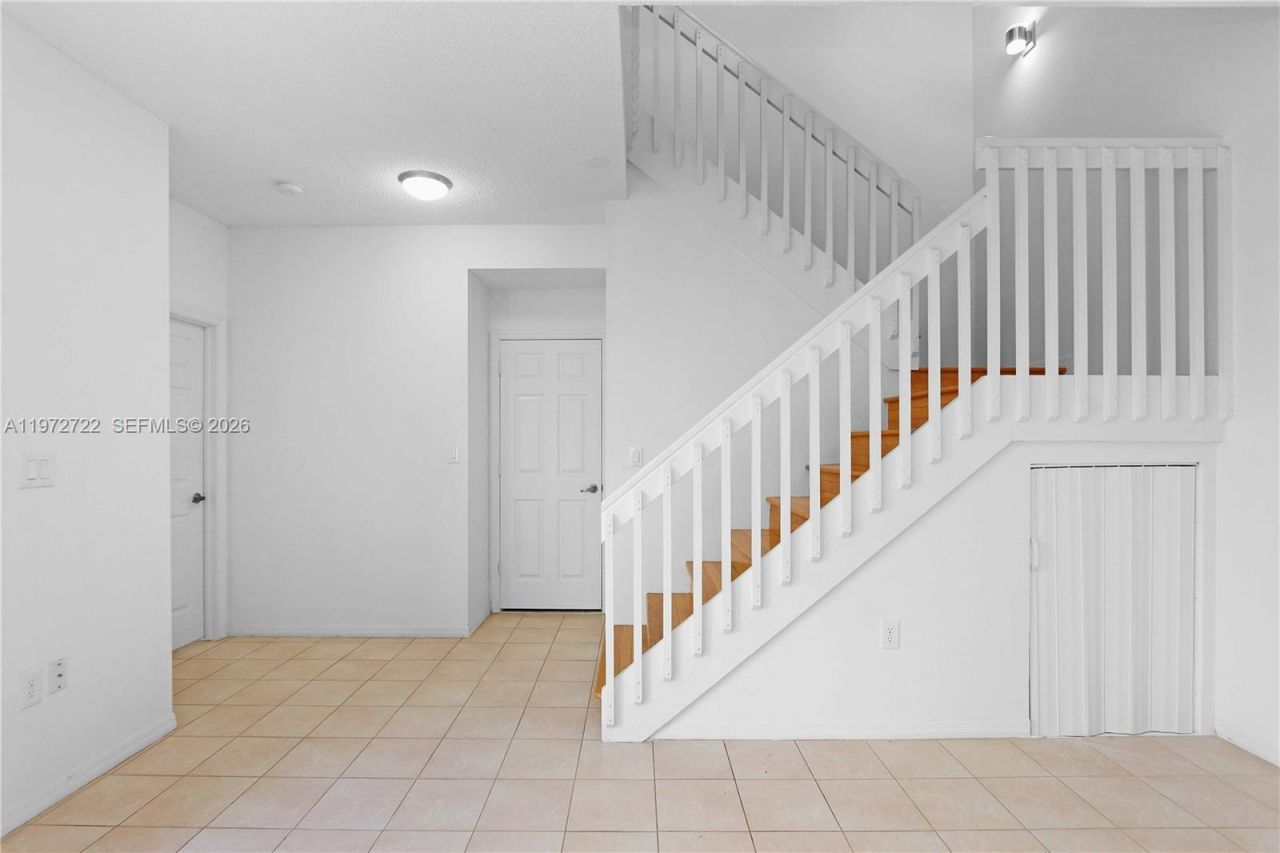 1521 Seagrape Way , Hollywood, FL 33019 Photo