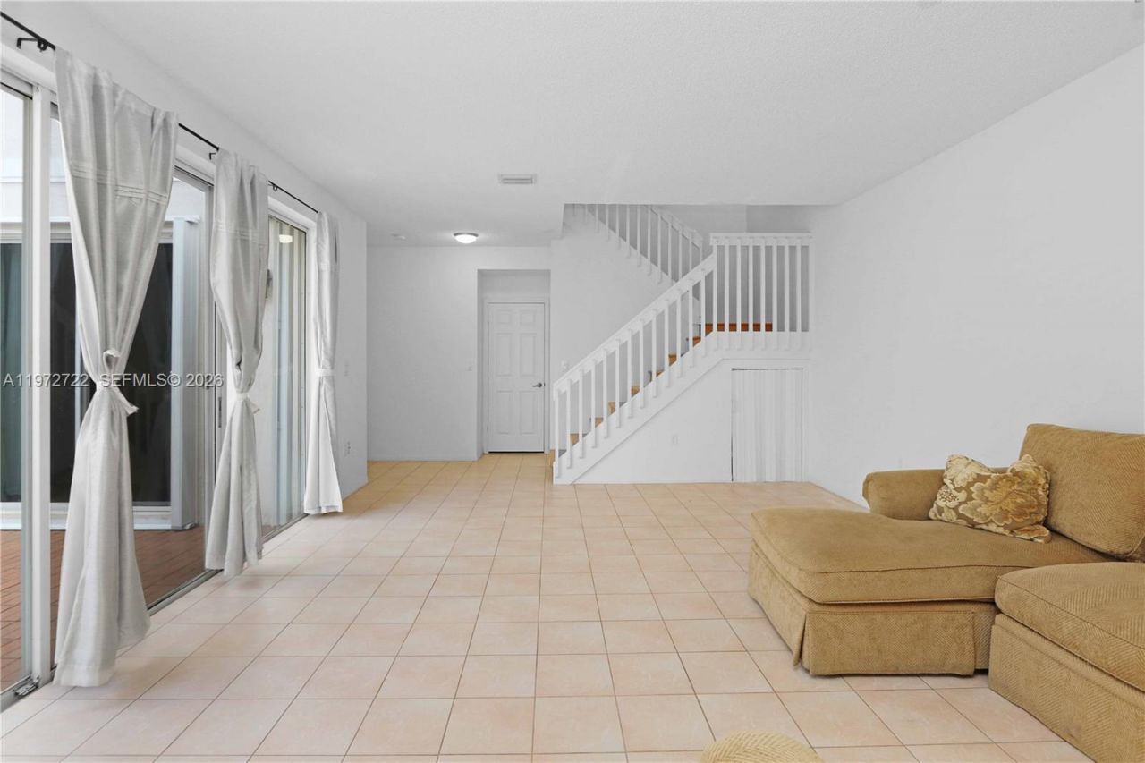 1521 Seagrape Way , Hollywood, FL 33019 Photo