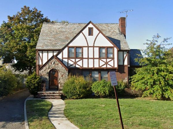 29 Oak Avenue, Hempstead, NY 11550