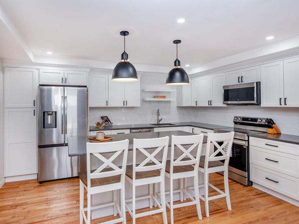 1216 Trailwood S, Hopkins, MN 55343