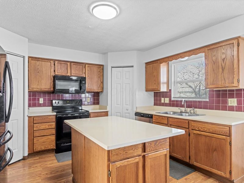 2912 Ironstone Drive, Columbus, OH 43231 Photo 10