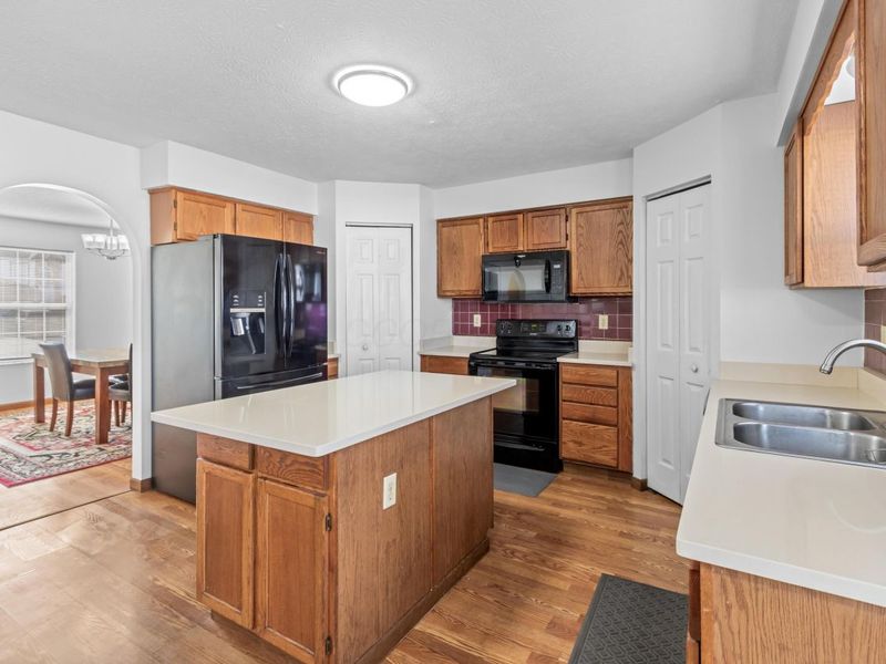 2912 Ironstone Drive, Columbus, OH 43231 Photo 11