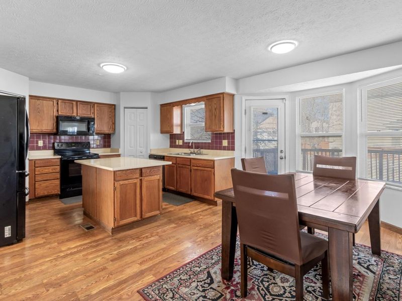 2912 Ironstone Drive, Columbus, OH 43231 Photo 9