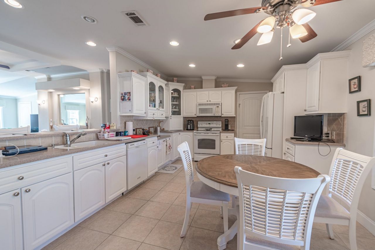 352 Walden Lake Rd.  Photo 12