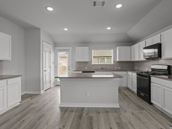 4837 Park Glen, Marion, TX 78124