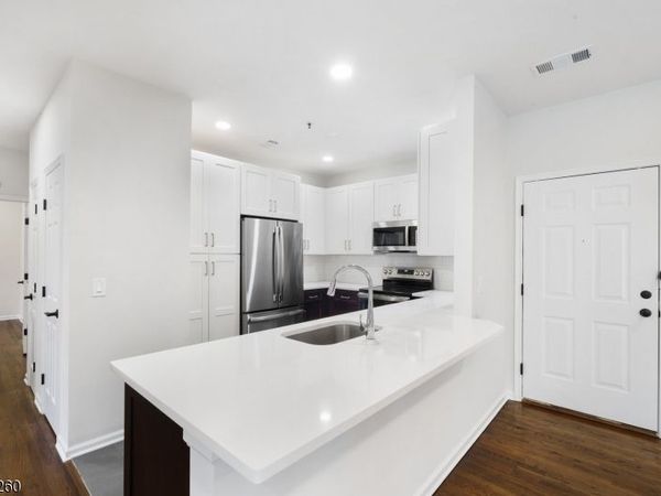 50 Maple Avenue, Unit 214, Springfield, NJ 07081