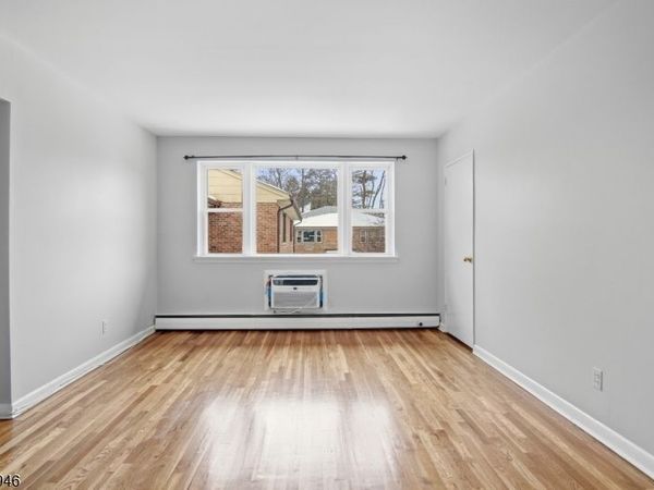 741 Bloomfield Ave, Unit 2B, Verona, NJ 07044