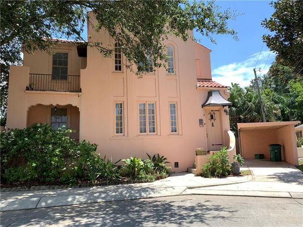 2 AZALEA Court, Metairie, LA 70005