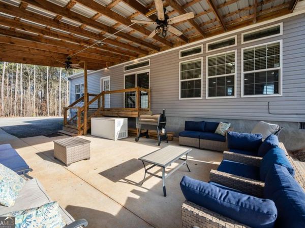 869 Simmons Road, Social Circle, GA 30025