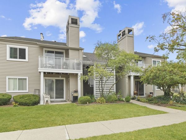 49 Orchard Terrace, Unit 2, Lombard, IL 60148