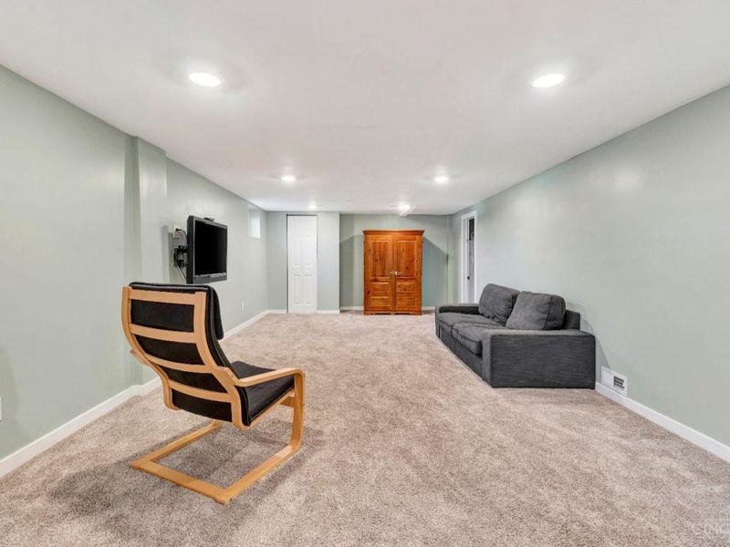 8175 Sunburst Drive, West Chester, OH 45241 Photo 18