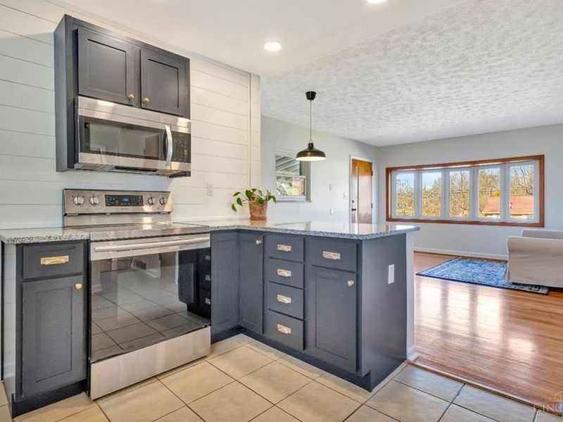 8175 Sunburst Drive, West Chester, OH 45241 Photo 5