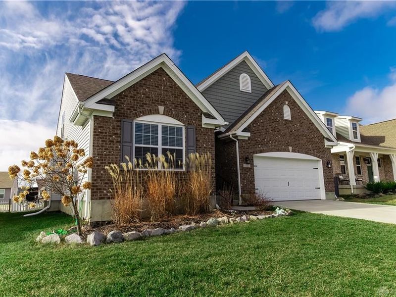 8127 Cherry Birch Drive, Tipp City, OH 45371 Photo 2