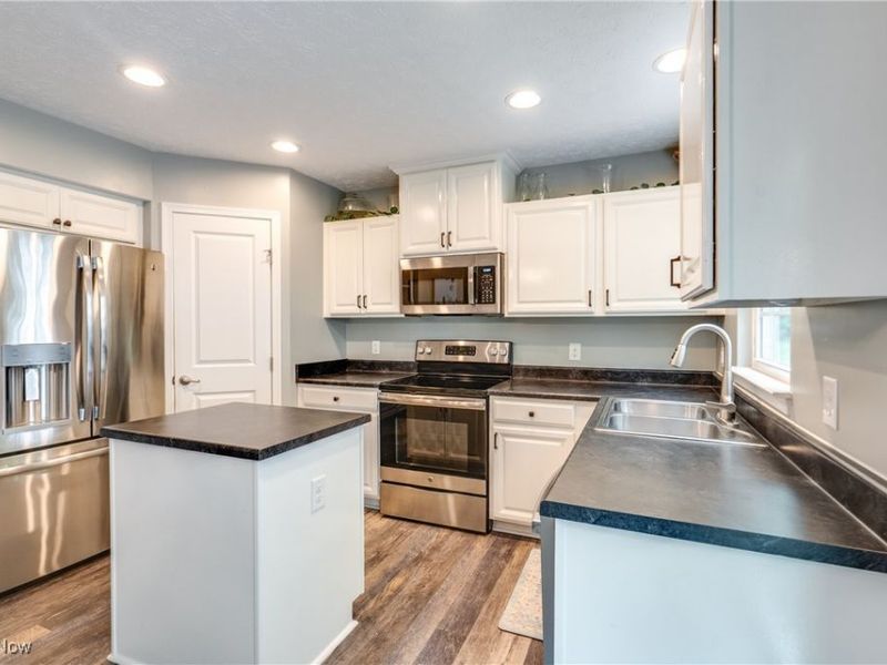 7194 Emerald Marsh Circle NW, Canal Fulton, OH 44614 Photo 8