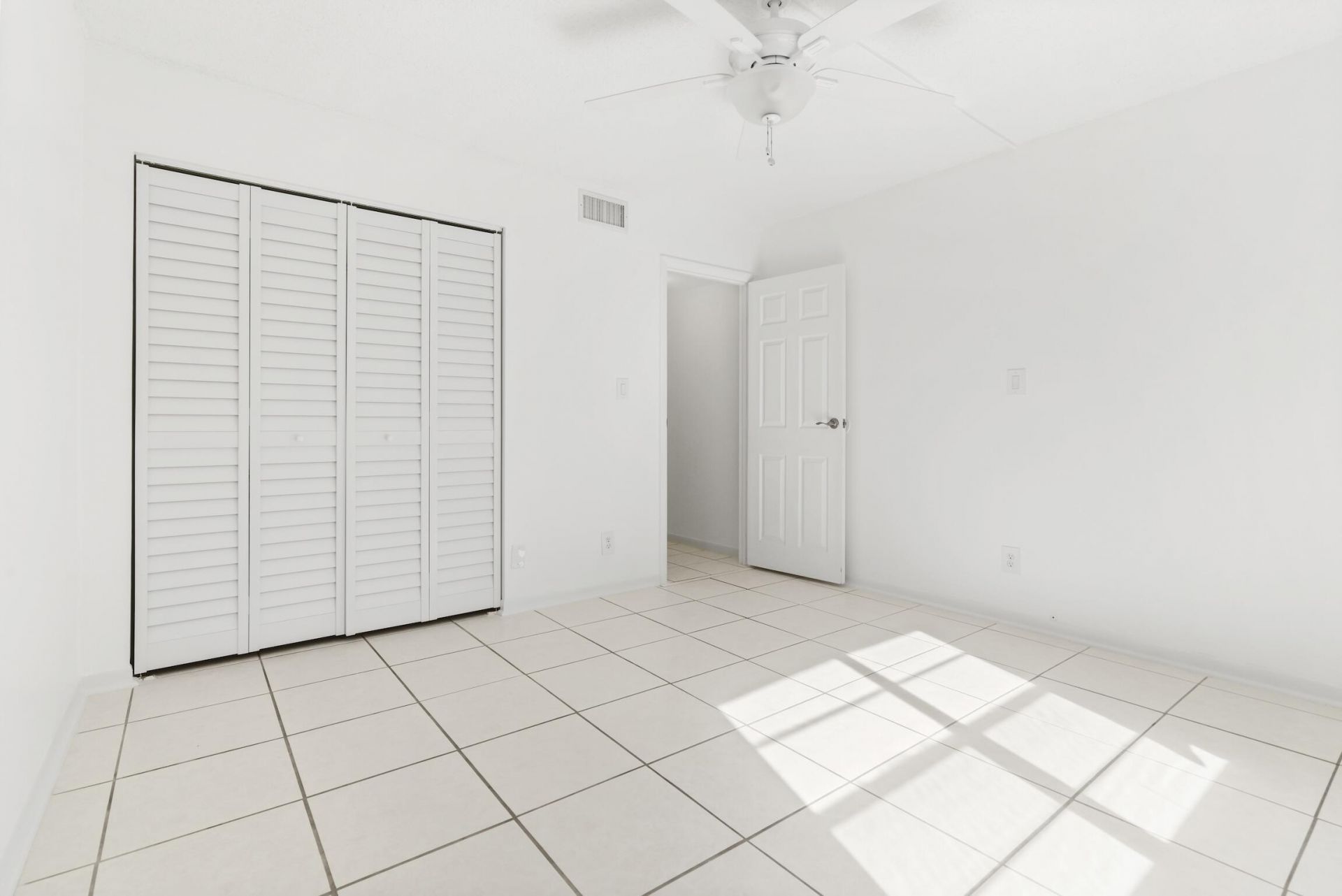 345 W Laurel Drive, Unit 2m, Margate, FL 33063 Photo