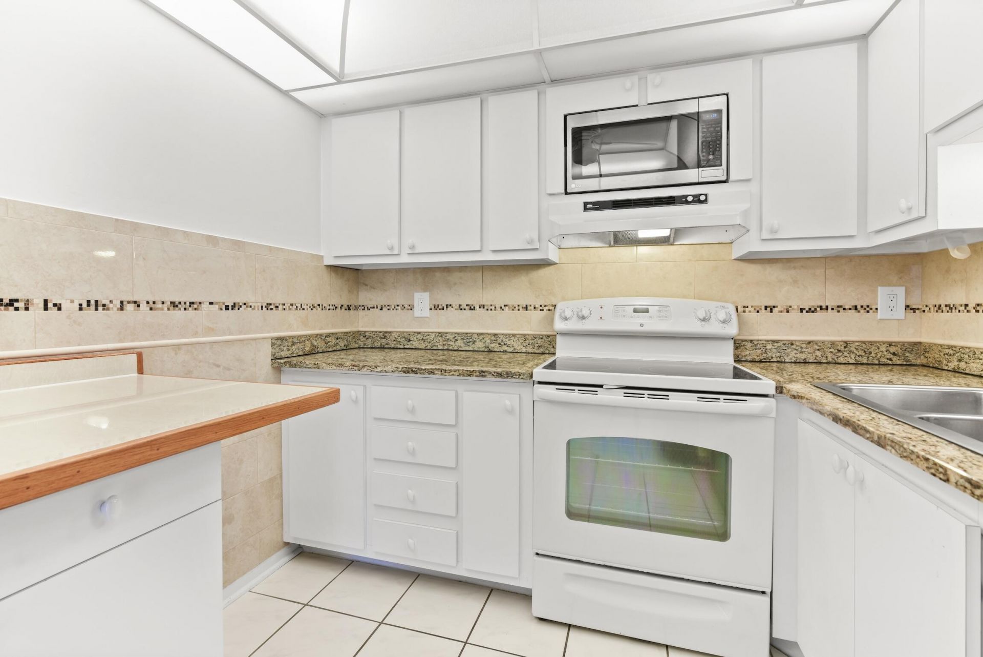 345 W Laurel Drive, Unit 2m, Margate, FL 33063 Photo