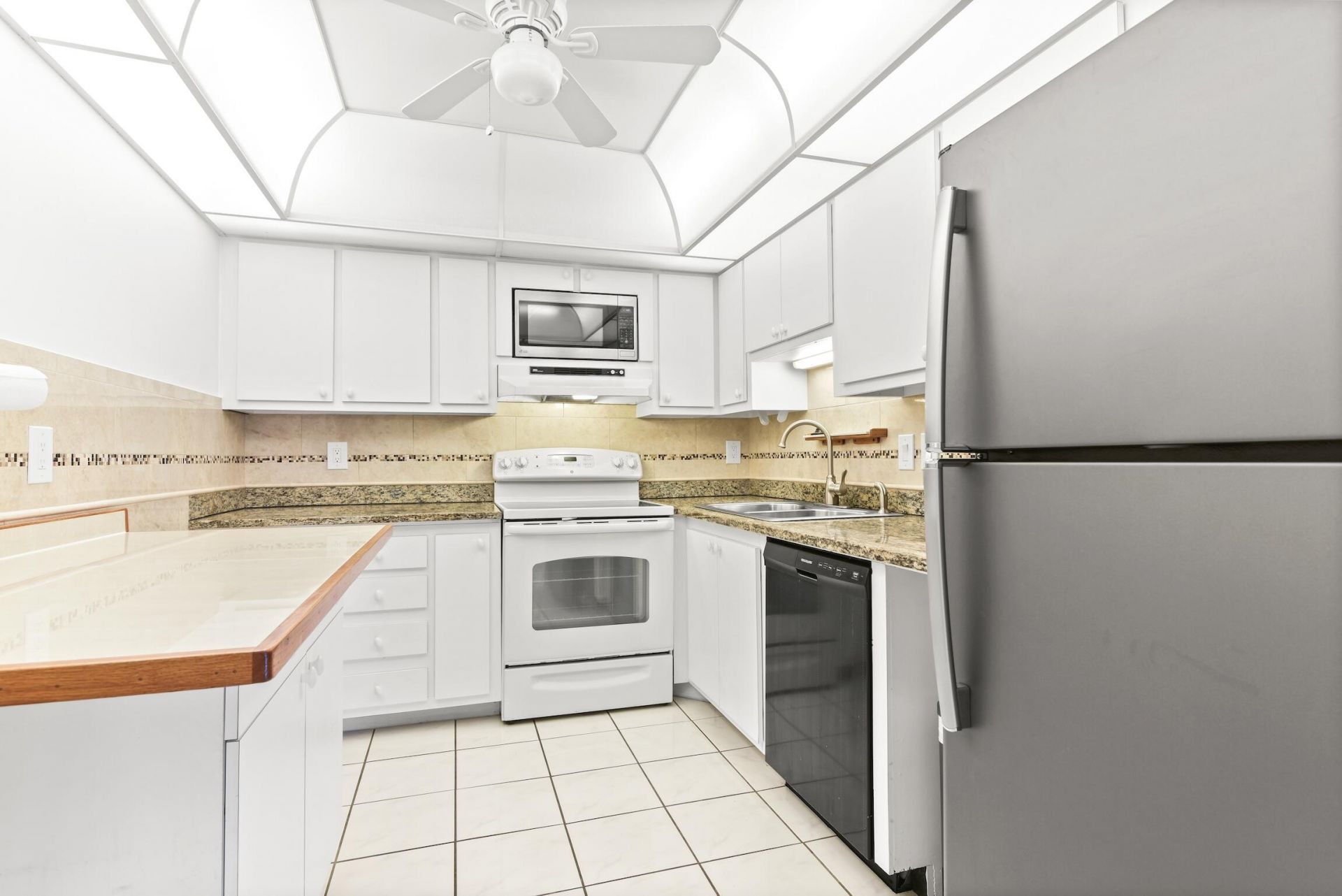 345 W Laurel Drive, Unit 2m, Margate, FL 33063 Photo