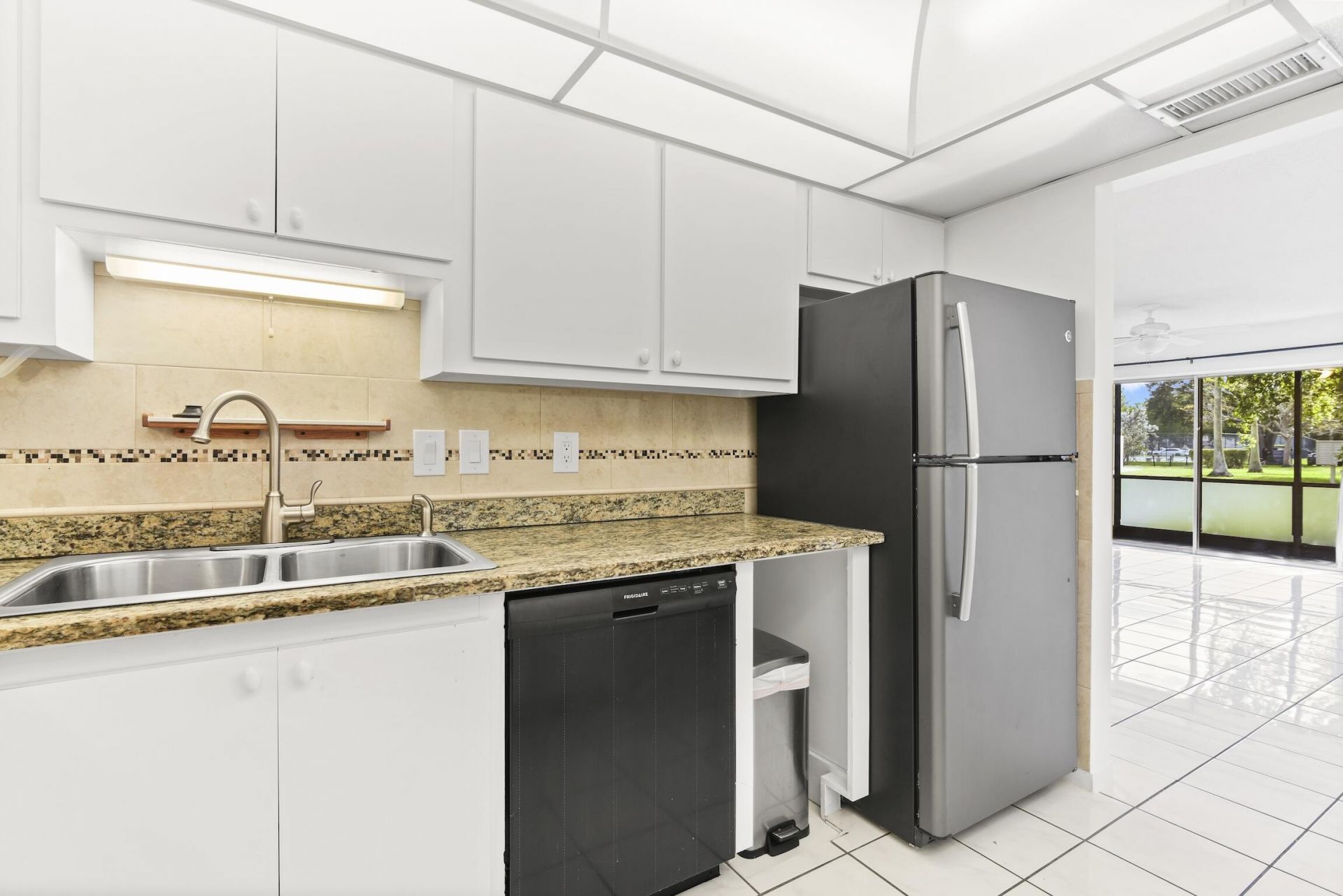 345 W Laurel Drive, Unit 2m, Margate, FL 33063 Photo