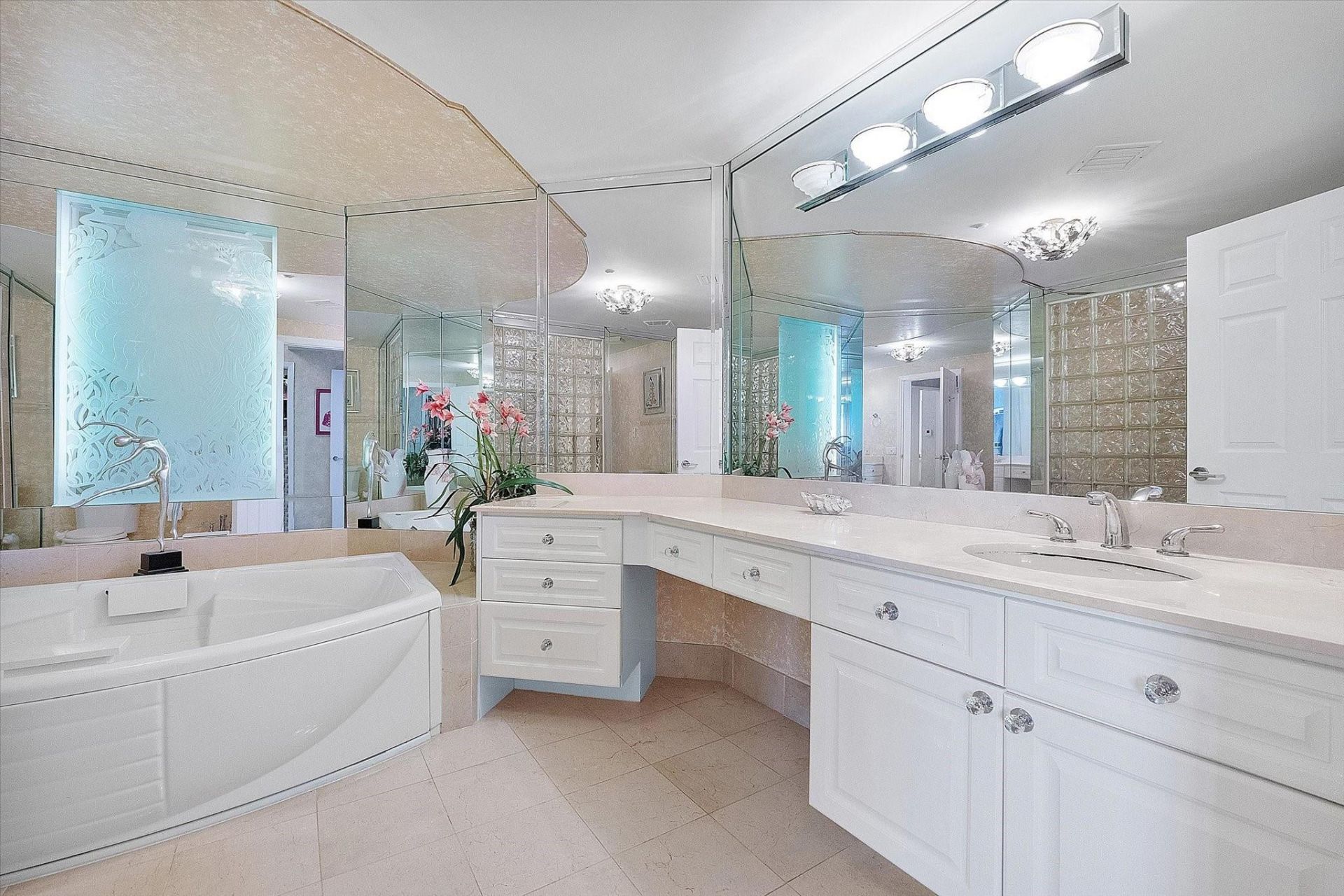 3100 N Ocean Boulevard, Unit 1909, Fort Lauderdale, FL 33308 Photo