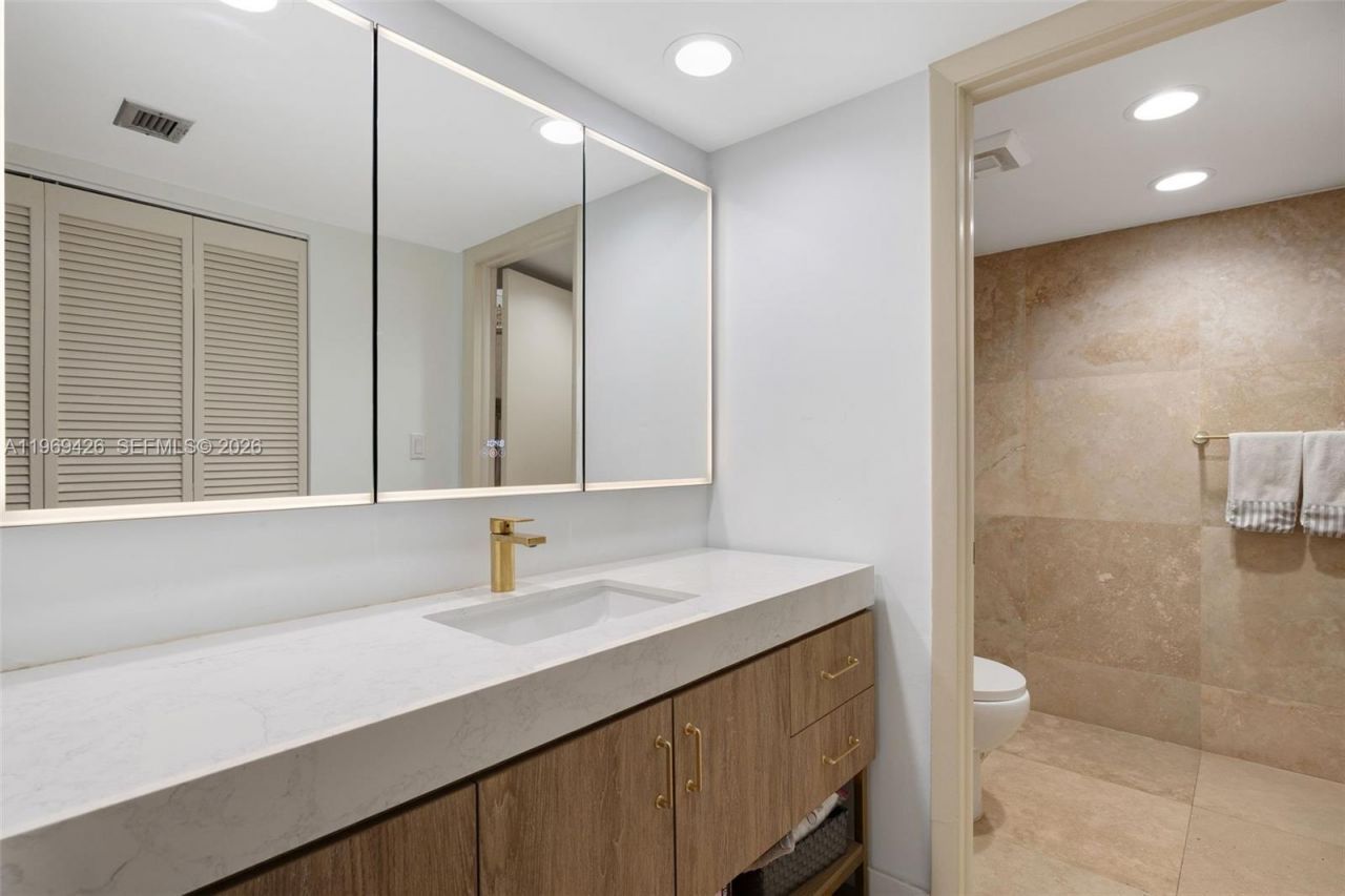 1915 Brickell Ave , Unit 1407, Miami, FL 33129 Photo