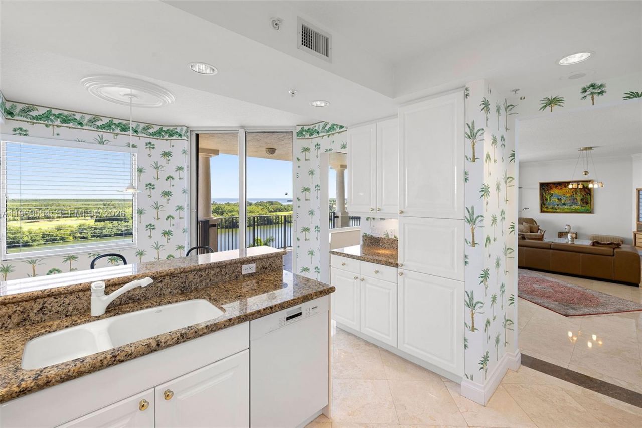 13627 Deering Bay Dr, Unit 702, Coral Gables, FL 33158 Photo