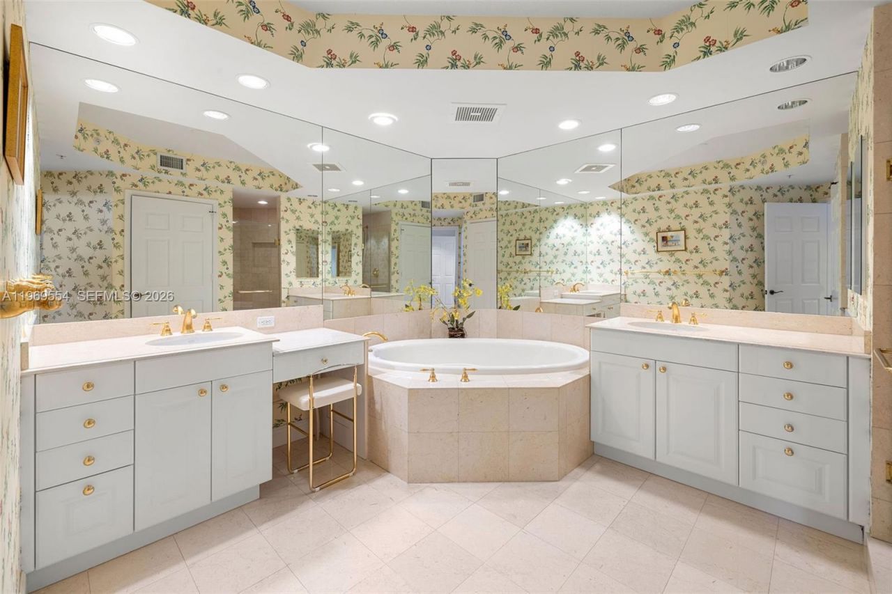 13627 Deering Bay Dr, Unit 702, Coral Gables, FL 33158 Photo