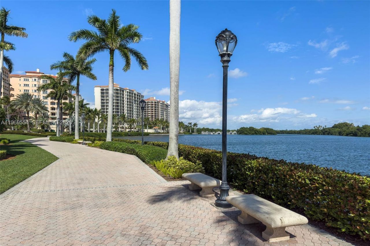 13627 Deering Bay Dr, Unit 702, Coral Gables, FL 33158 Photo