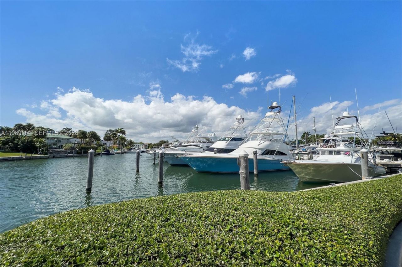 13627 Deering Bay Dr, Unit 702, Coral Gables, FL 33158 Photo