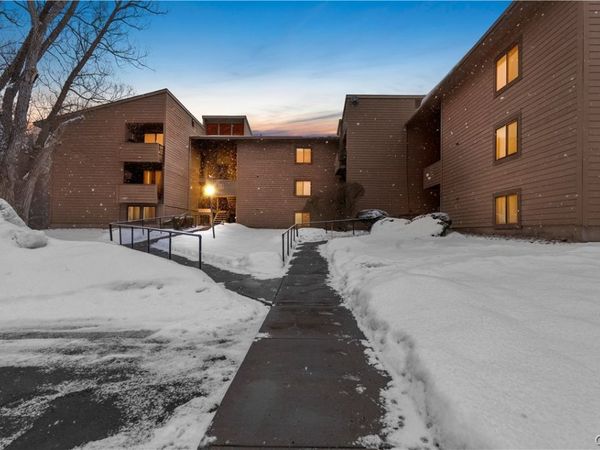 240 Watertree Drive, East Syracuse, NY 13057